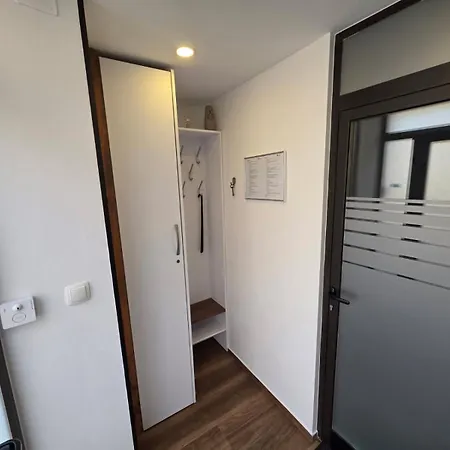 - Family Jurcek クラーニ