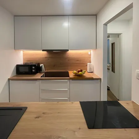 - Family Jurcek * クラーニ