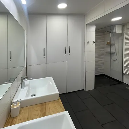 - Family Jurcek Appartement Kranj