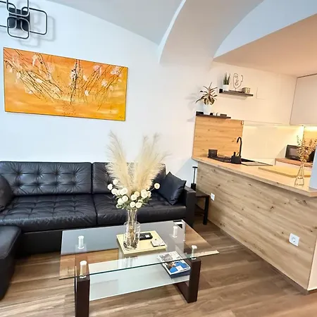 アパート - Family Jurcek