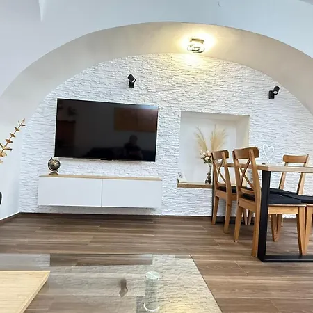 アパート - Family Jurcek