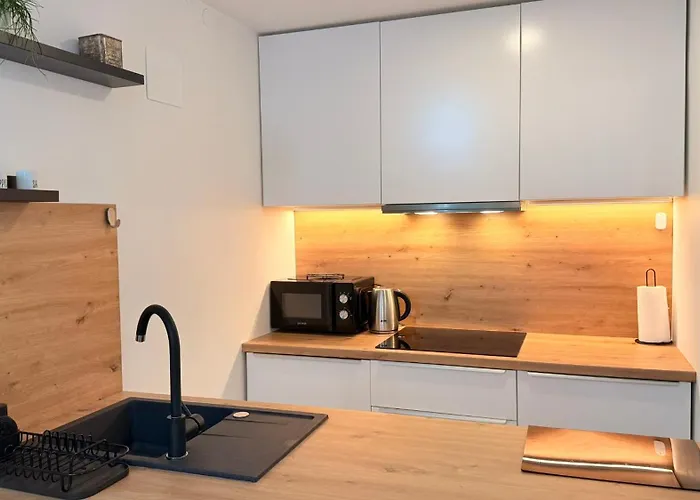 - Family Jurcek クラーニ