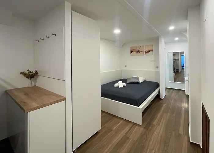 - Family Jurcek アパート *